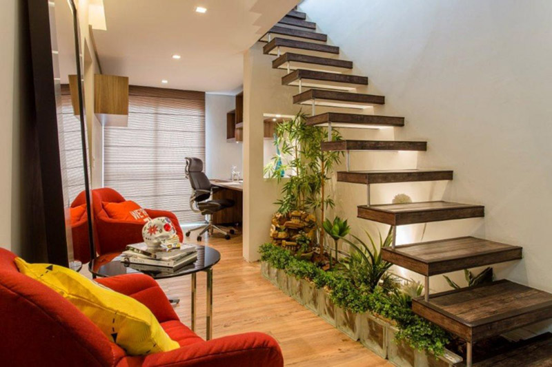Take-advantage-of-the-Area-Under-the-Stairs-for-Indoor-Gardens.jpg