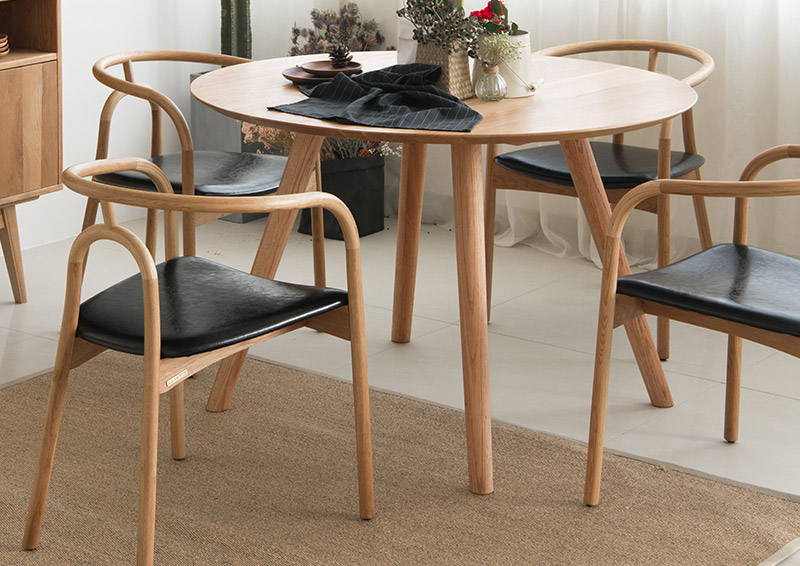 Four-Legs-Oak-Modern-Dining-Room-Coffee.jpg
