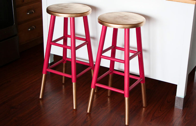 5-ways-to-give-your-old-bar-stools-a-colorful-makeover-4.jpg