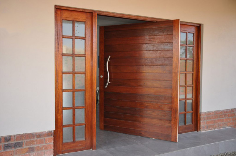 Pivot-Doors-1024x680.jpg