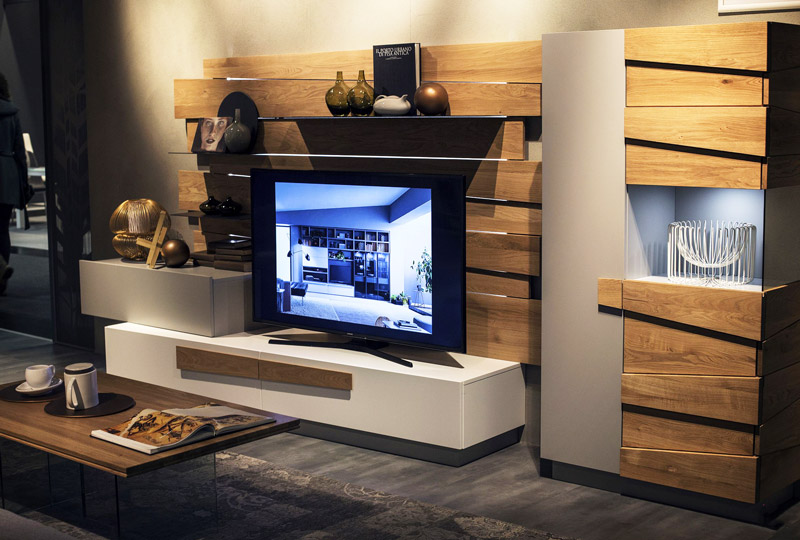 Wooden-planks-add-warmth-and-textural-beuaty-to-the-TV-unit.jpg