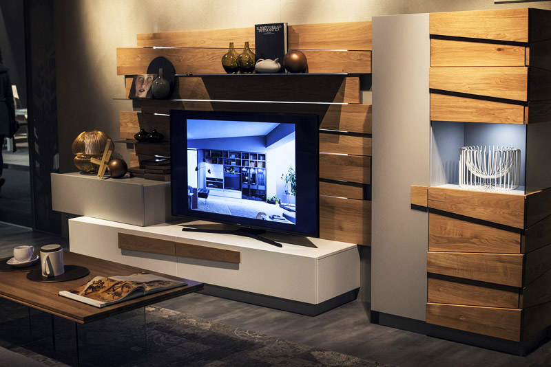 Wooden-planks-add-warmth-and-textural-beuaty-to-the-TV-unit.jpg