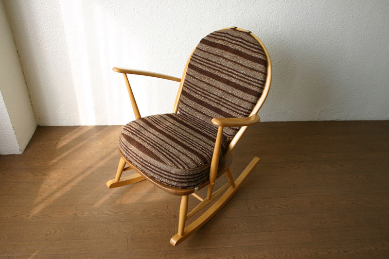 صندلی راک مدل آتوسا