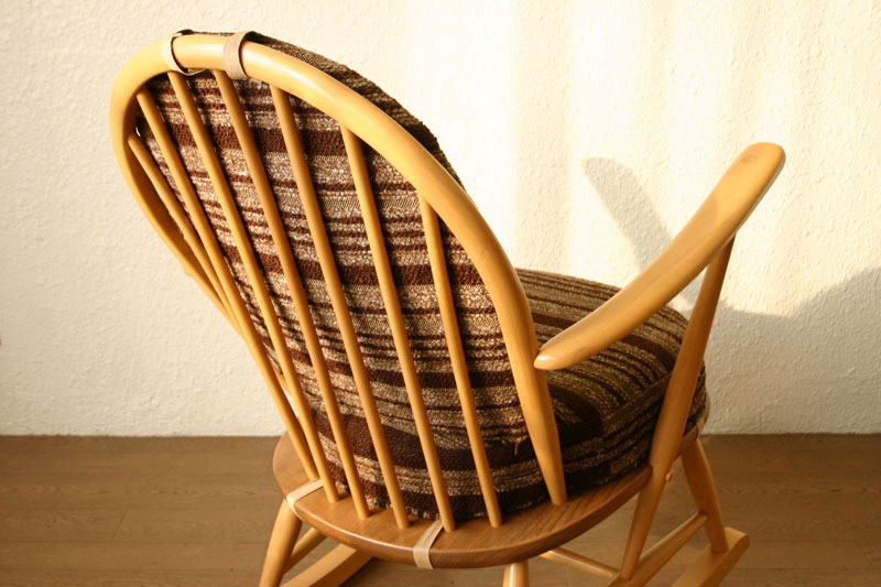 صندلی راک مدل آتوسا